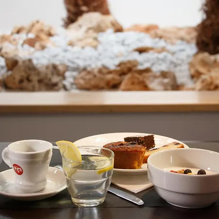 Perla - The Storyhoteller